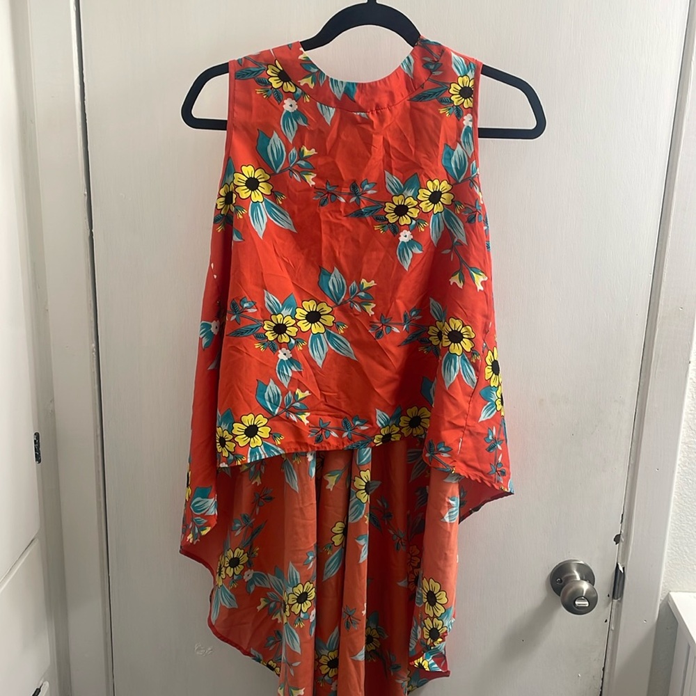 True destiny size small orange flower blouse